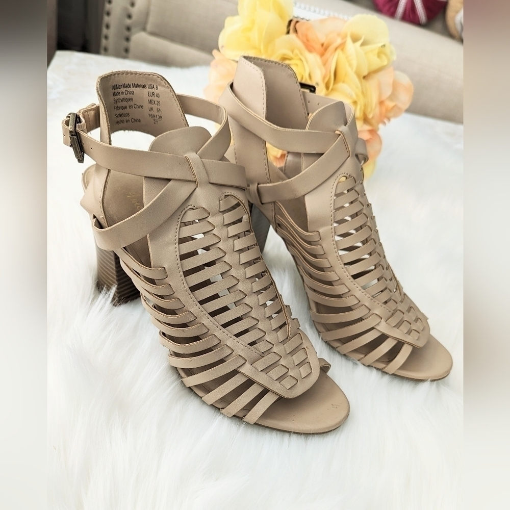 American Eagle ladies heels ankle booties size 8
